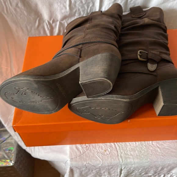 Rocket Dog Shoes Rocket Dog Slouchy Boots Brown Size 85 New In Box
